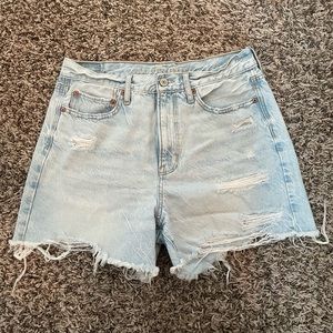 American Eagle 90s Boyfriend Shorts